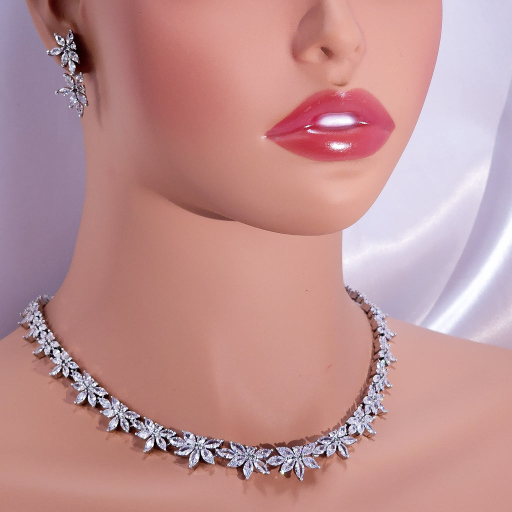 Flower Kisses Wedding Set