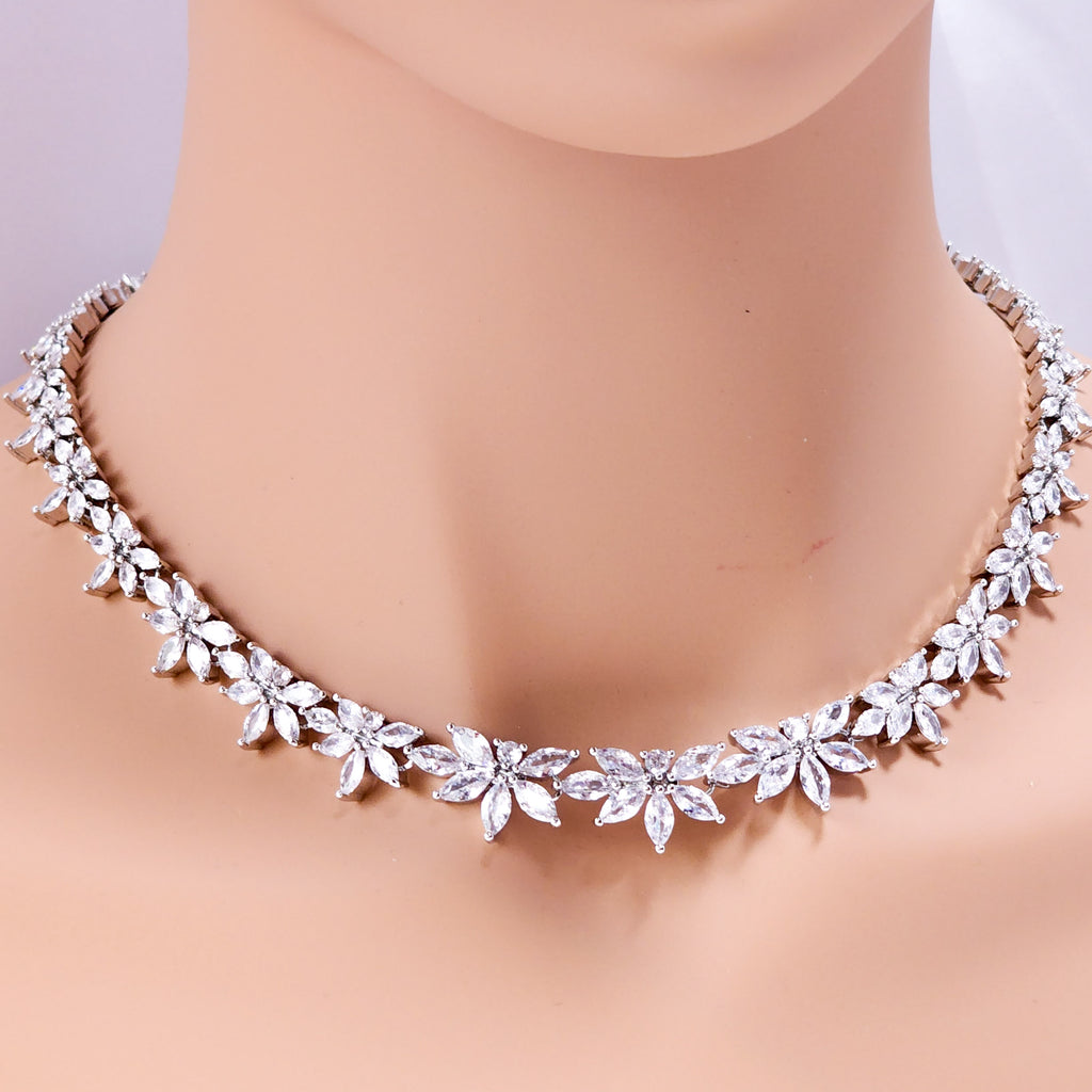 Flower Kisses Wedding Set