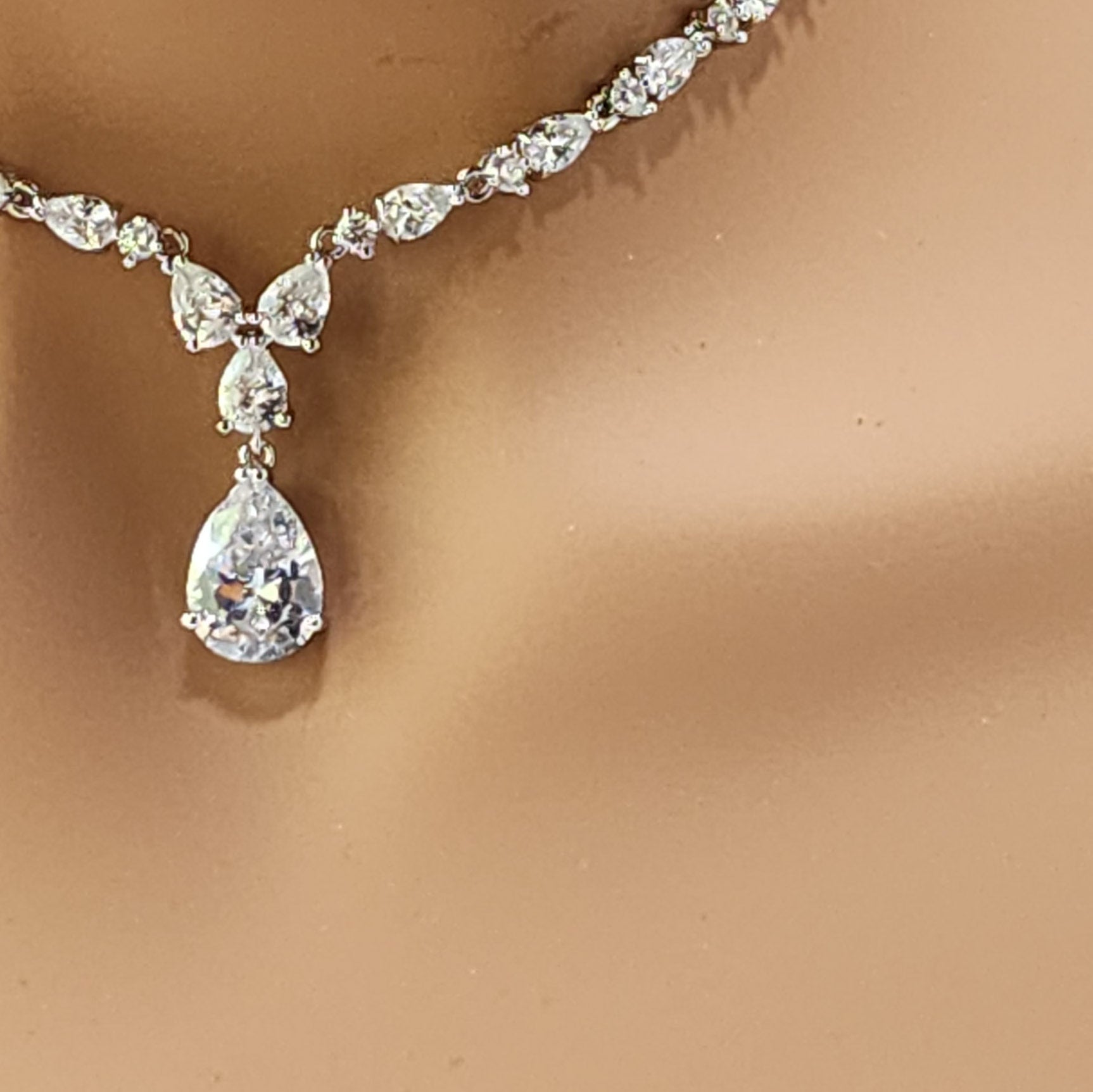 Teardrops Glistening Wedding Set